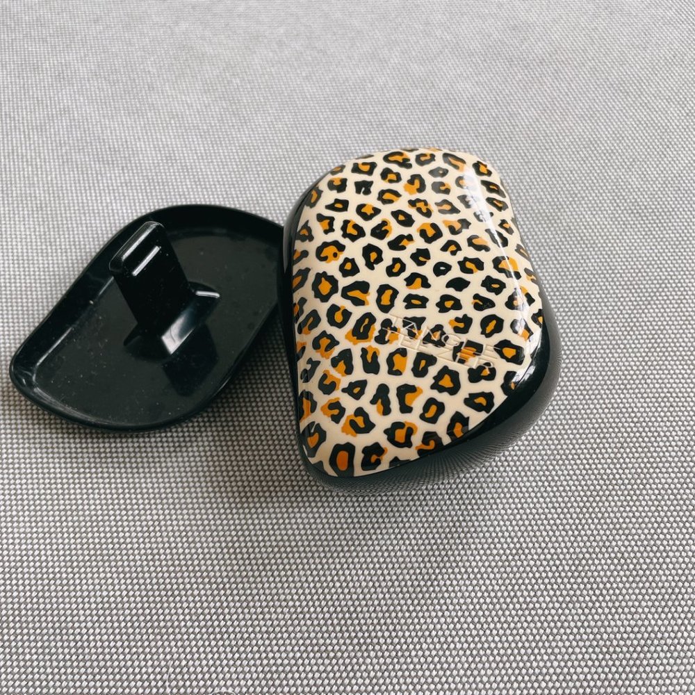 9.8/10 new tangle teezer portable brush